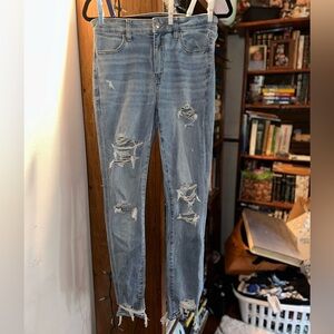 American Eagle distressed Hi Rise Jegging